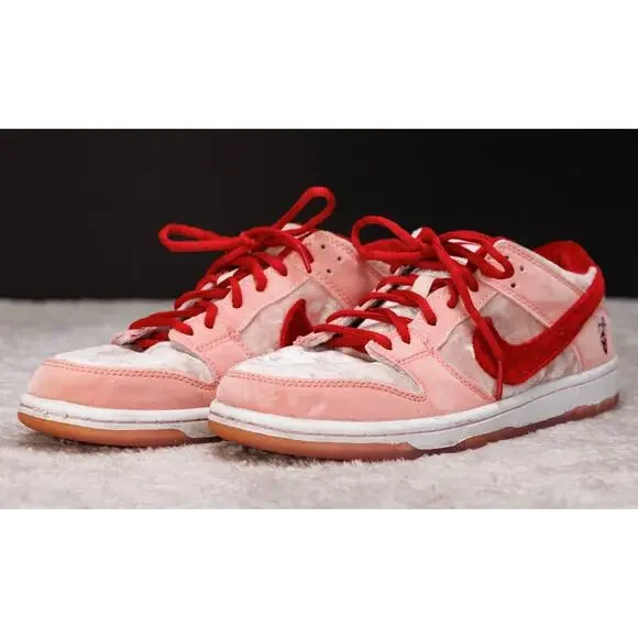 Nike SB Dunk Low Strangelove Pink Red Sneakers Mens 8.5 Womens 10 CT2552-800 - Picture 11 of 16